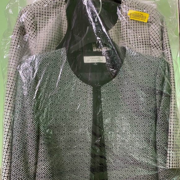 Tahari Arthur S. Levine women's black & white blazer 10 - Picture 4 of 4